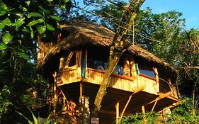 Vanira Lodge